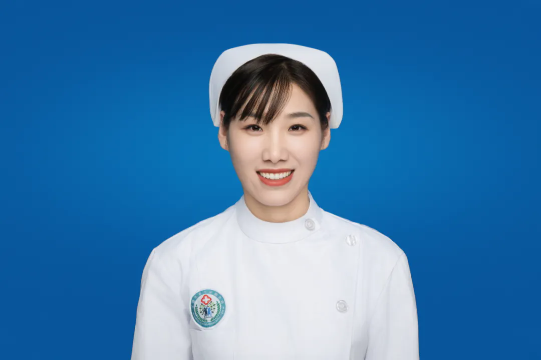 从白衣天使到杏林妙手，一位普通护士的蜕变与坚守
